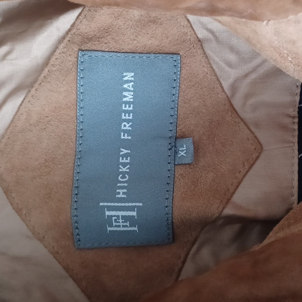 Vest - Picture 2 of 11